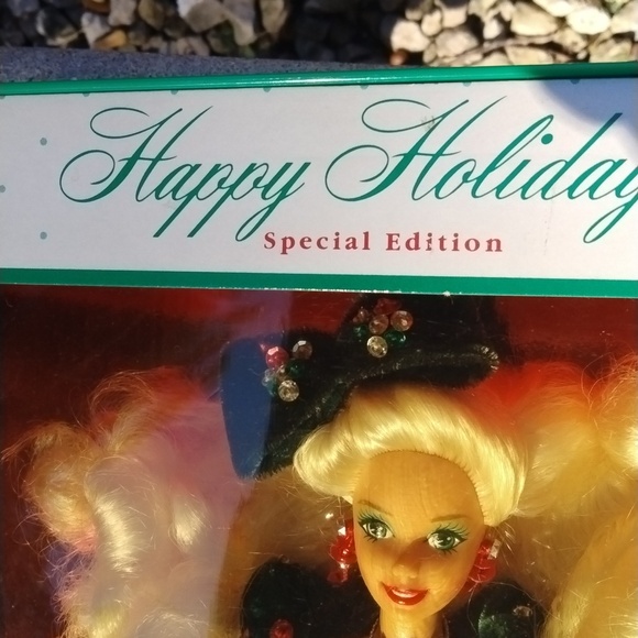 1991 Happy Holidays Barbie Doll Special Edition - Picture 5 of 7